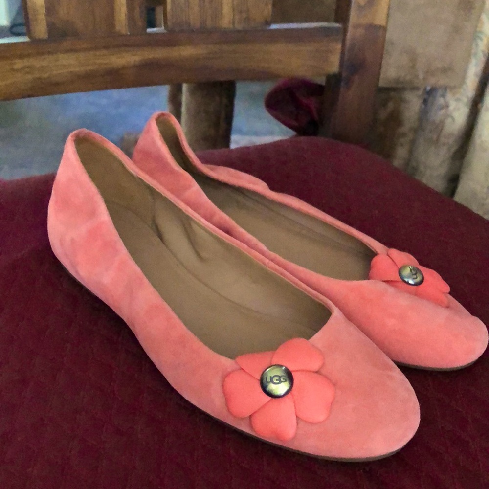 Cutest UGG flats. Size 7